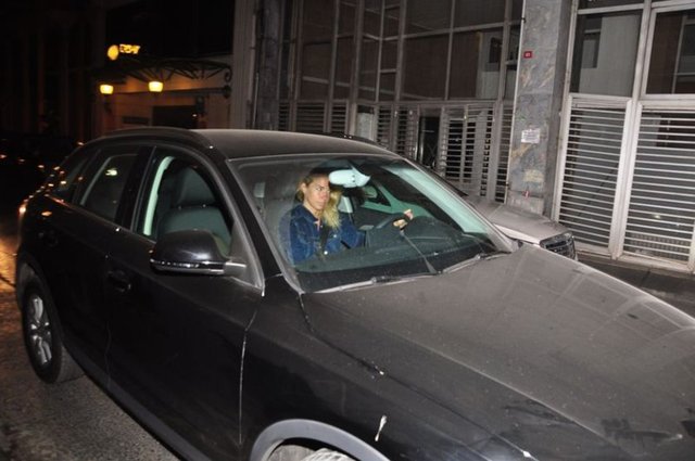 Çıkışta Turan'la ilgili sorular yöneltilmesine kızan medyatik güzel, "Sevgilisi vardır. O yüzden görüşemiyoruzdur" dedi.