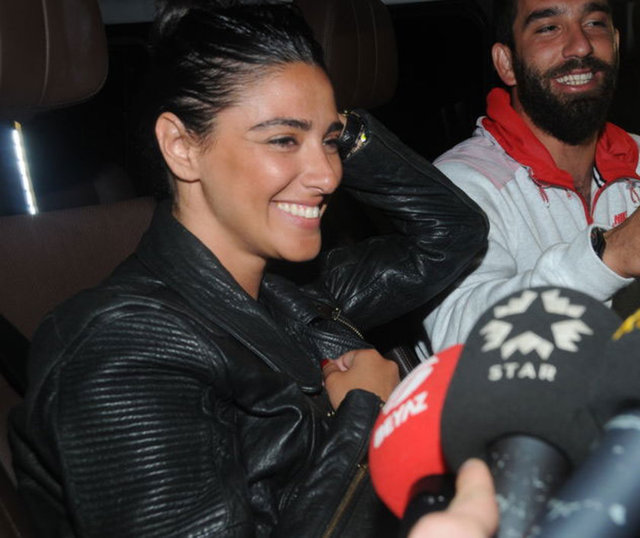 Doğan ise "Hayırlı olsun diyebilir miyiz?" diyen muhabirlere, "Diyelim" şeklinde yanıt verdi.