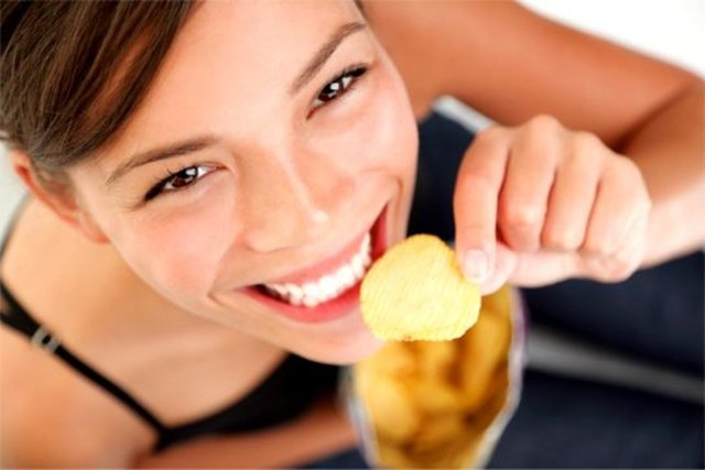 Patates cipsi (100 g) = 4 yemek kaşığı şeker