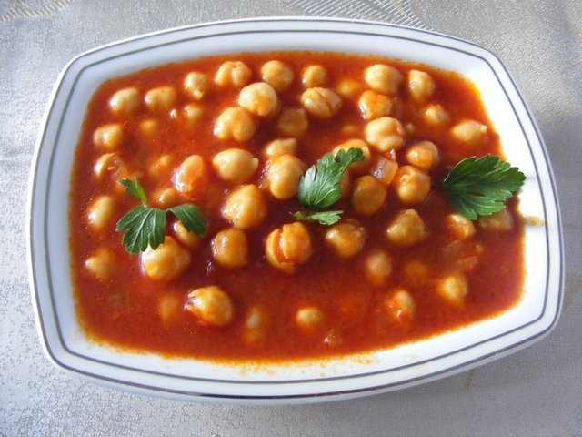 4 yemek kaşığı etli nohut yemeği = 1,5 yemek kaşığı şeker