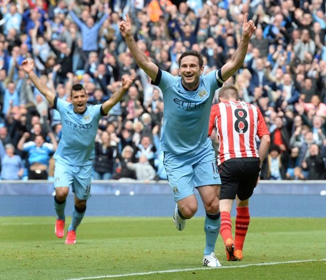 4-  Manchester City (800 milyon dolar)