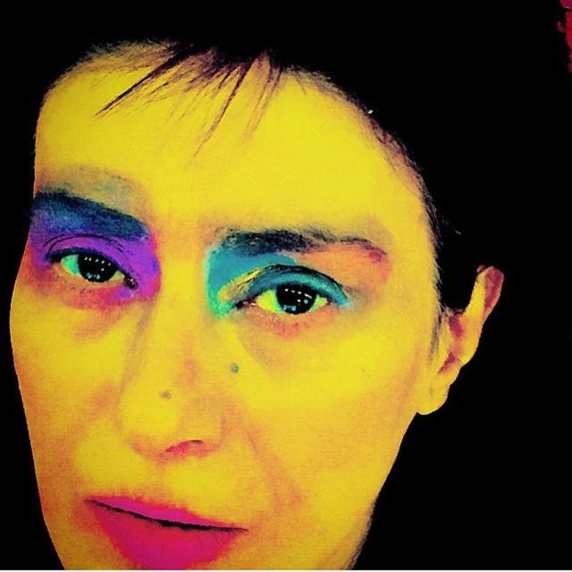 YILDIZ TİLBE  - Kız az makyaj yapayım dedim