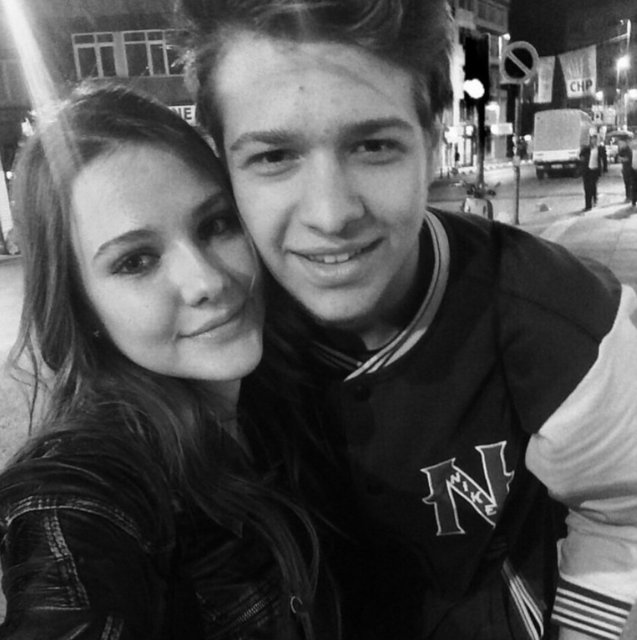 Alina Boz ile aşk yaşadığı iddia edilen Burak Yörük, Alina'nın doğum gününü "Güzel kız iyi ki tanımışım seni iyi ki doğmuşsun kalbin kadar güzel bi hayat sürmen dileğiyle" notuyla Instagram hesabından kutladı.