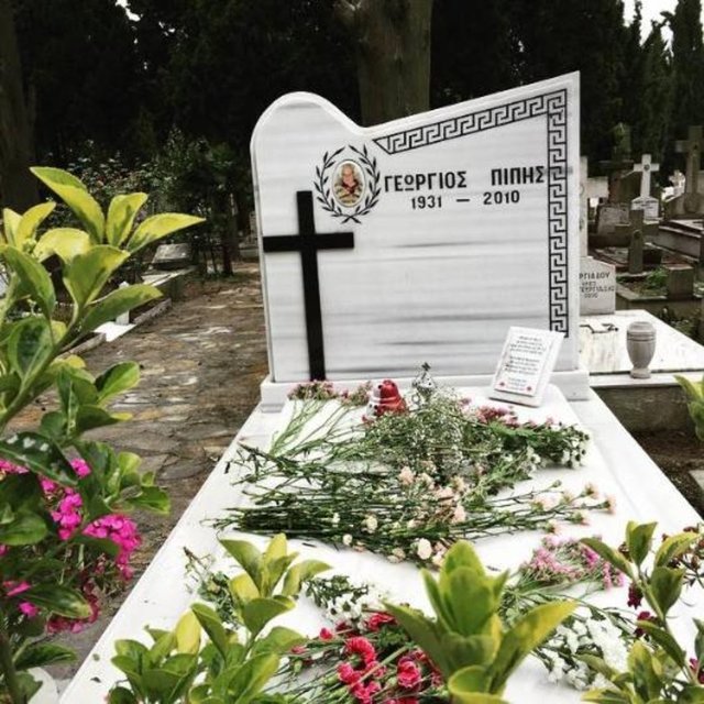 STELYO PİPİS  - Bugün tam 5 yıl oldu.Babamın gerçek dünyaya göç ettiği...