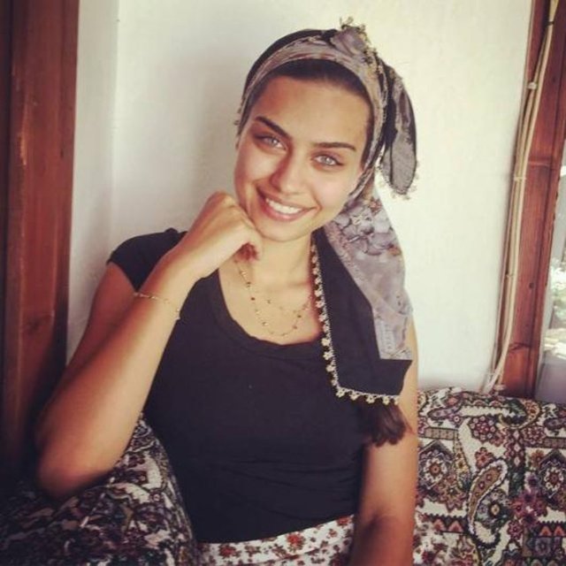 AMİNE GÜLŞE  - Köy havasıda başka oluyor