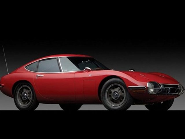 3- Toyota 2000GT