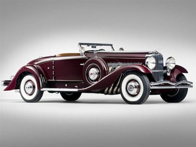 17- Duesenberg SJ. -  - ABD'nin en büyük ekonomik krizi Büyük Buhran döneminin en önemli arabası ilk yollara 1928 yılında çıktı.
