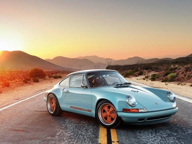 4- Singer Porsche 911