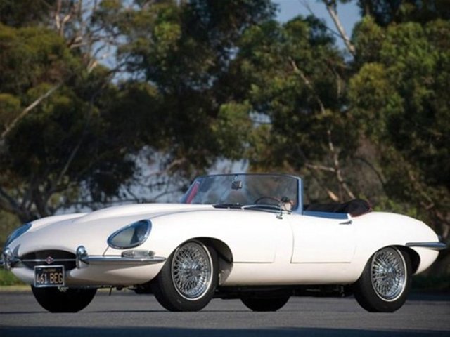 6- Jaguar E Type