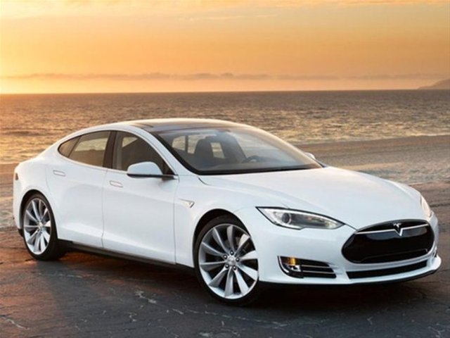 8- Tesla Model S P85D