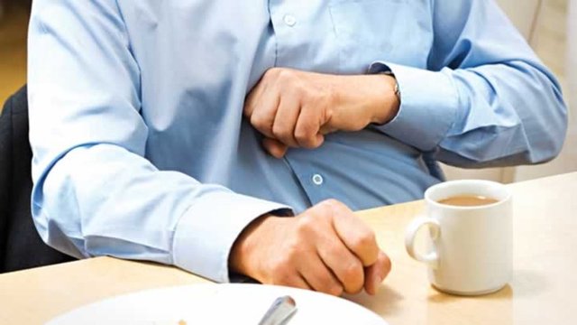 Yiyecekleri sindirmek için midenin salgıladığı asidin yemek borusuna kaçmaması gerekir.