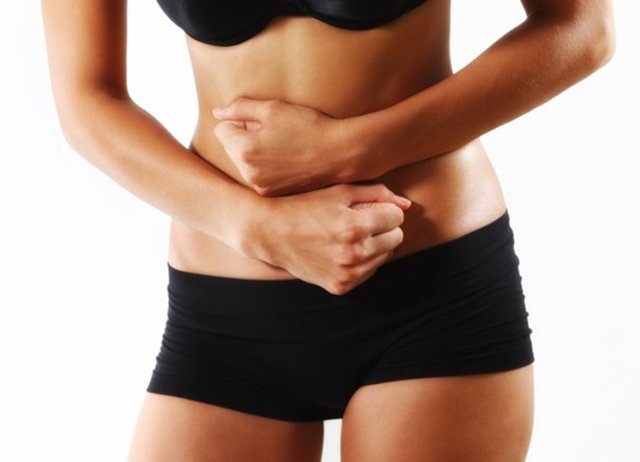 Reflü hastalığının tedavisinde iki seçenek bulunmaktadır.