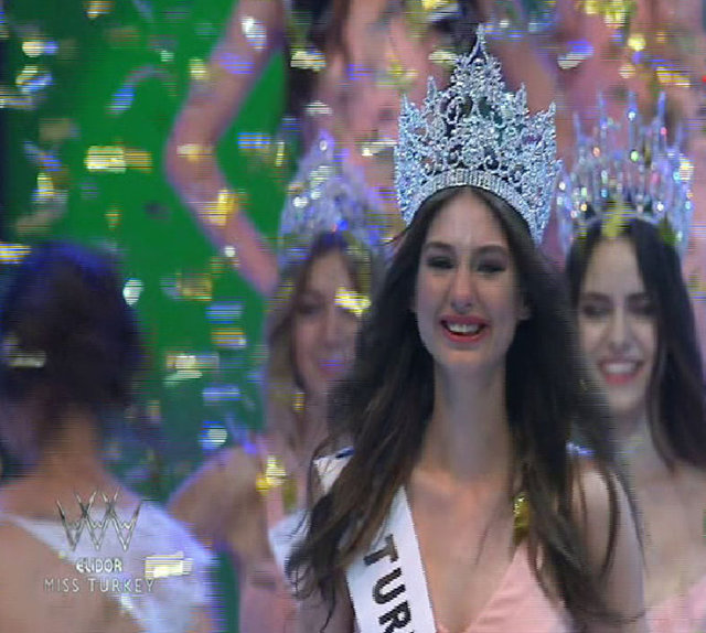 Ecem Çırpan, kazandığını duyunca gözyaşlarına hakim olamadı.