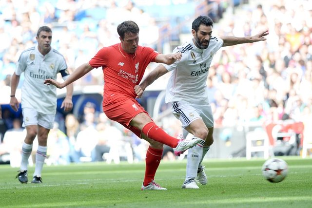 Roberto Carlos, "Gelecekte bir gün Real Madrid'in teknik direktörü olmayı düşünüyor musun?" şeklindeki soru üzerine, "Benim daha çok tecrübe kazanmam lazım.