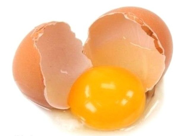 Yumurtanın sarısını ayırmak için... Yumurtanın sarısını beyazından ayırmak zor olabilir. Kolay yolu ise; yumurtayı orta boy bir huninin içine kırmanızdır. Yumurtanın beyazı huninin azından akıp altına tutacağınız kabın içine düşer.