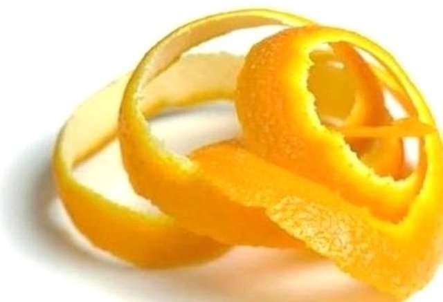 Deri kaplı mobilyalar limon ya da portakal kabuğuyla ovulursa yepyeni görüntülerine kavuşurlar.