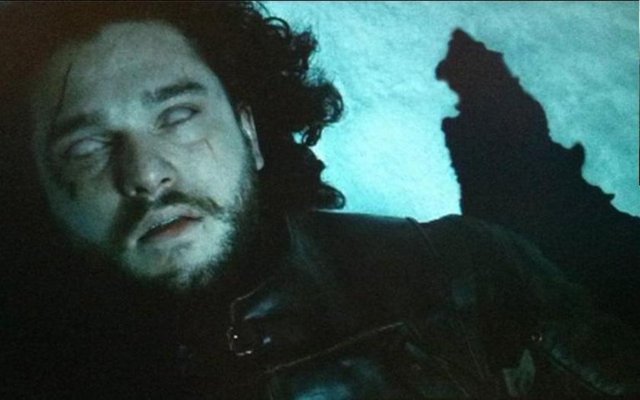 Jon Snow'un cesedi akgezenlere dönüşmemesi için yakılacak mı? Bir de Jon Snow o tayfaya katılırsa, yandı gülüm keten helva!..
