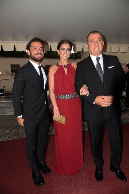 Milli Takımlar Teknik Direktörü Fatih Terim "Allah mesut etsin.  Özellikle futbolcuların iyi bir evlilik ve beraberlikle mutlu mesut ve performansının daha iyi olacağı kesin. Umarım öyle olur. İkisine de mutluluklar dilerim" dedi