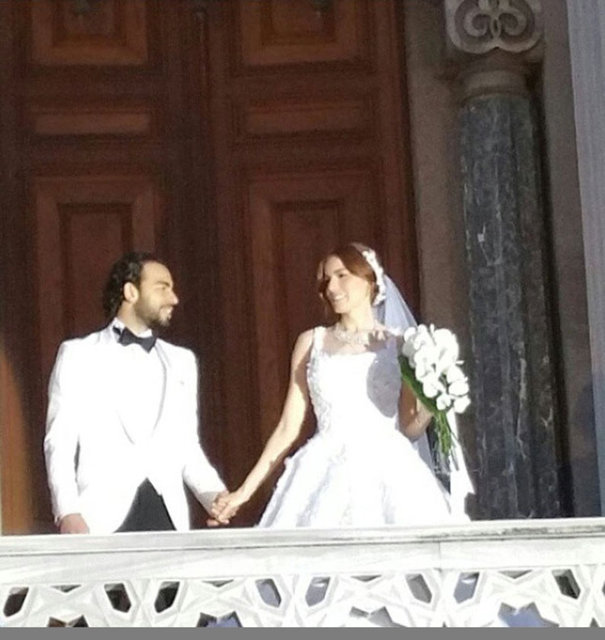 Sarı kırmızılıların kaptanı Selçuk İnan'ın, Cemre Kardeş ile Çırağan Sarayı'nda yaptığı düğüne sanat ve spor dünyasından çok sayıda kişi katıldı.