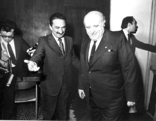 6 Eylül 1987'de yapılan halk oylaması ile yasaklar kaldırıldı ve 24 Eylül 1987 tarihinde, Doğru Yol Partisi Genel Başkanlığı'na seçildi. 29 Kasım 1987'de yapılan genel seçimlerde Isparta Milletvekili olarak tekrar TBMM'ne girdi.