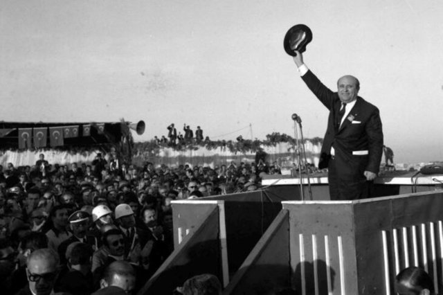 10 Ekim 1965'de yapılan genel seçimlerde başında bulunduğu AP, yüzde 53 oy alarak tek başına iktidar oldu. Bu seçimlerde Isparta Milletvekili olarak Parlamento'ya girdi ve Türkiye'nin 12. Başbakanı olarak hükûmeti kurdu.