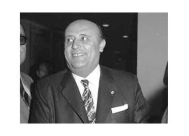 Demirel cevap verir: - - Sen nerde oturuyorsun? - - Kadıköy'de, niye ki ?