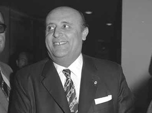 Aksini diyenin alnını garışlarım!