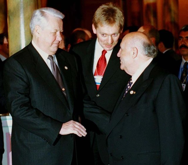 -  - Süleyman Demirel, 18 Kasım 1999'da Rusya Devlet Başkanı Boris Yeltsin (solda) ile görülüyor.