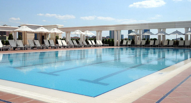 Hafta içi 70 TL., cumartesi 100 TL., pazar ise 120 TL. giriş ücreti olan havuz 09.00 – 22.00 saatleri arasında hizmet veriyor.