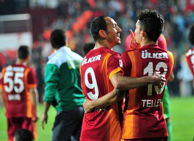 "Takım içi dengeleri ne güzel sağlıyorsun Hamza Hocam, Yabancı oyunculara gelince mali durum, Yerliye saç parayı"