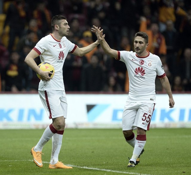 "Engelsiz Aslanlara para yok ergin atamana para yok Sabri ye zam?"