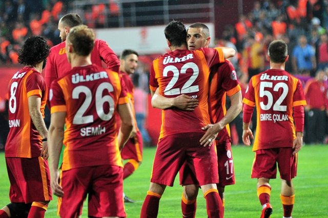 "Kimsenin babasının kulübü değil bu kulüp. Taraftarın fedakarlık edip aldığı kombineler, store ürünlerine ihanettir"