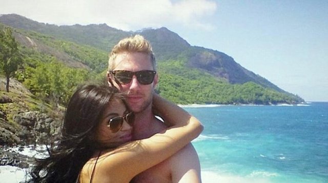 Döndüğünde işsiz kalacağını düşünmeden çıktığı bu yolcukluğun fotoğraflarını açtığı internet sitesinde paylaşan genç adamın kaderi bir anda değişti.  -