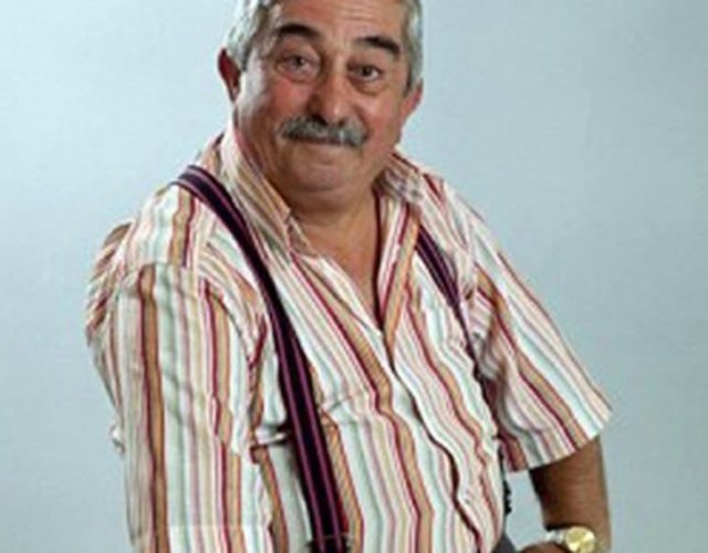 Tosun Paşa filminde canlandırdığı `Küçük Enişte` Bekir karakteriyle ünlenen Tuncay Gürel