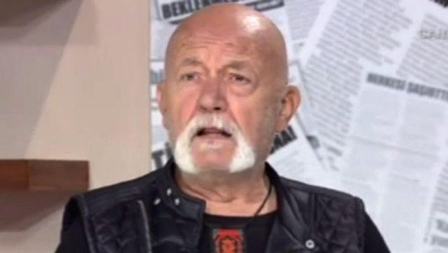 1948 yılında Malatya'da doğan Sümer Tilmaç, 1964 yılında Arena Tiyatrosu'nda oyunculuğa başladı. 1968'de İstanbul Belediye Konservatuvarı'ndan mezun oldu. Tilmaç, Münir Özkul ve Gazanfer Özcan gibi sanatçıların öğrencisi olarak yetişti.