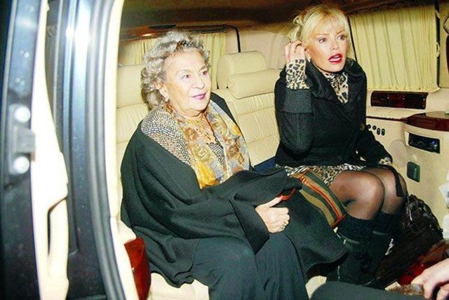 Gönül Yazar gibi isimler de seslendirmişti. 'Issız Adam' filmiyle bir dönem gündeme gelen 'Anlamazdın' şarkısı da Şeneş'e aitti.