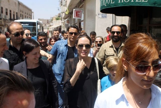 ANGELINA JOLIE VE KIZI SHILOH