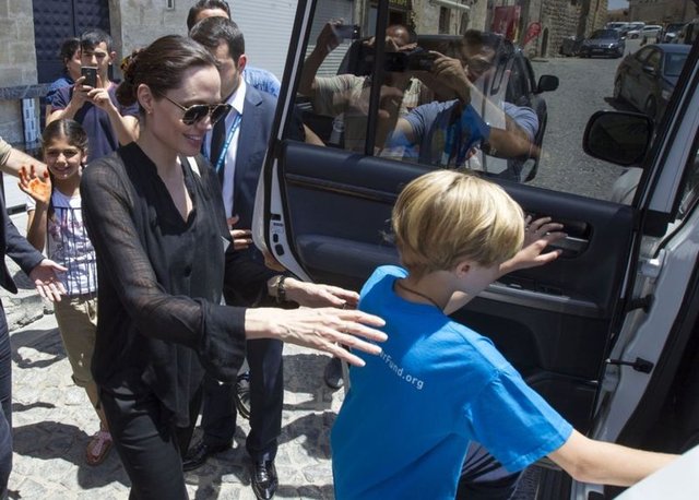 ANGELINA JOLIE VE KIZI SHILOH