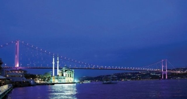 kutuplardaki buzulların erimesi sonucu denizlerde 80cm yükselme olacağı ve karaların bildiğimiz şekillerinin bozulacağı konusunda uyarıda bulundu.