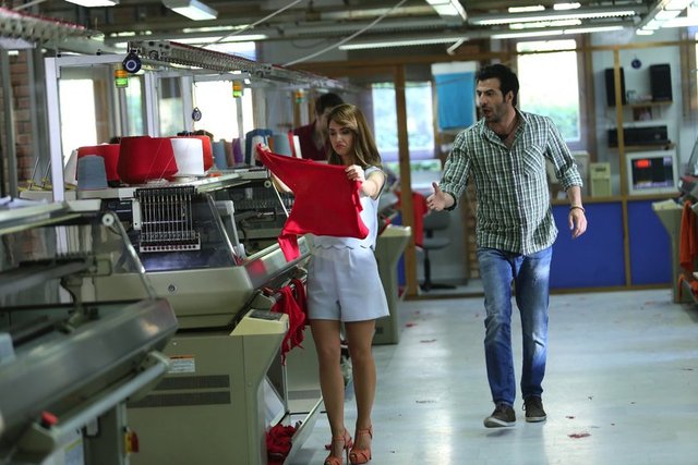 Fabrika Kızı 1. Bölüm Fotoğrafları
