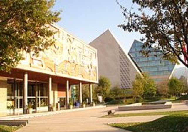Monterrey Institute of Technology and Higher Education MEKSİKA 71