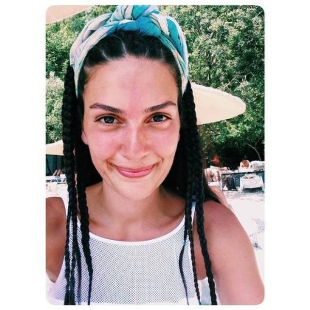 BERGÜZAR KOREL - Ne çok sevenim varmış..Ne çok dost biriktirmişim bu iki günde daha iyi anladım.