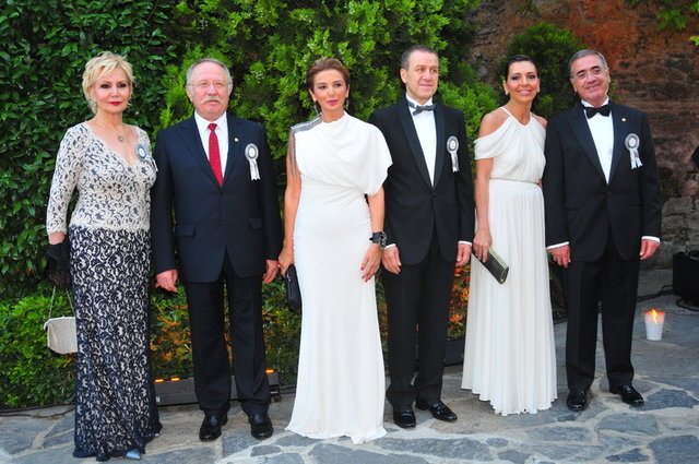 NİLGÜN - TURGUT ALAKUŞ, ELİF - NECATİ DEMİRKOL, ASLI ÖYMEN, YASİN EKİNCİ