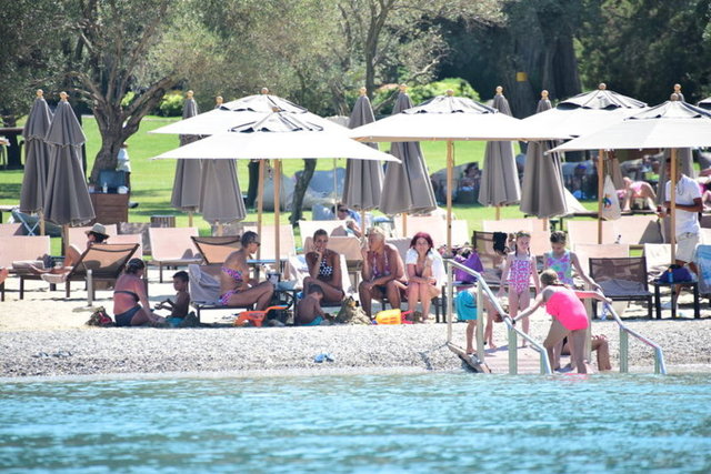 HT MAGAZİN / NURİ ALTUNTAŞ - Eski eşi Emre Altuğ ve çocuklarıyla Çeşme'de kısa bir tatil yapan Çağla Şıkel, rotayı Bodrum'a çevirdi.