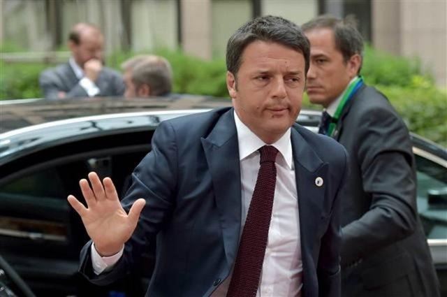 İtalya Başbakanı Renzi, dün akşam saatlerinde toplantıya girerken.