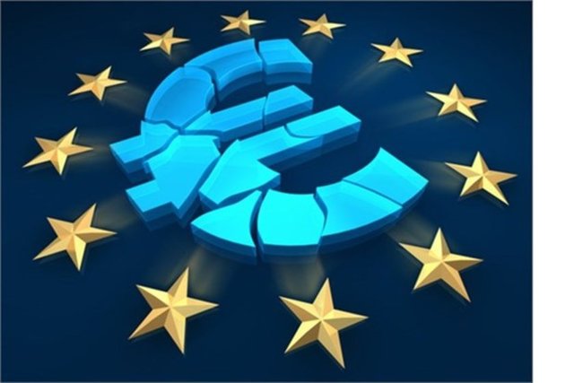 Yunan vatandaşlarının çoğu, yurtdışı seyahat planlarını erteledi. Ülkedeki bankaların verdiği kredi kartları yurtdışında kullanılamıyor.