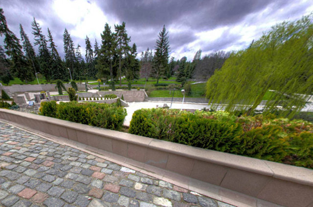 MÜZE KÖŞKÜ ÖNÜ