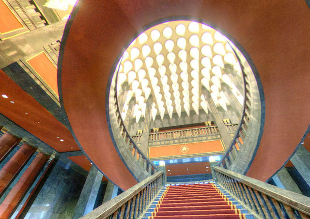 ANA BİNA MERDİVENLER