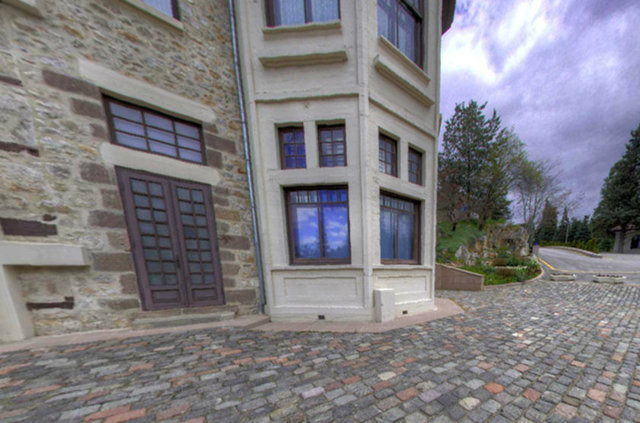 MÜZE KÖŞKÜ ÖNÜ