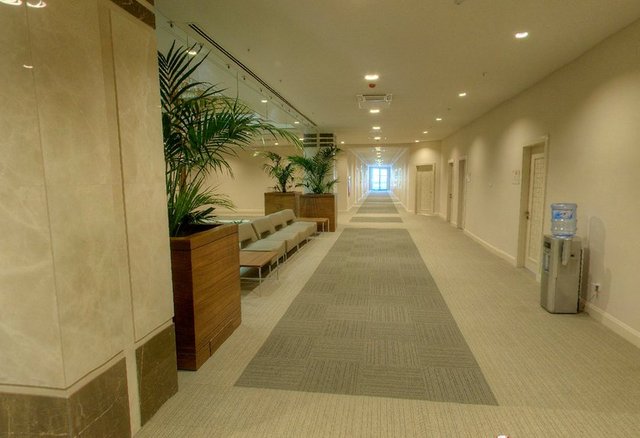 İDARİ BİNA KORİDORU